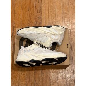 Yeezy Boost 700 Analog